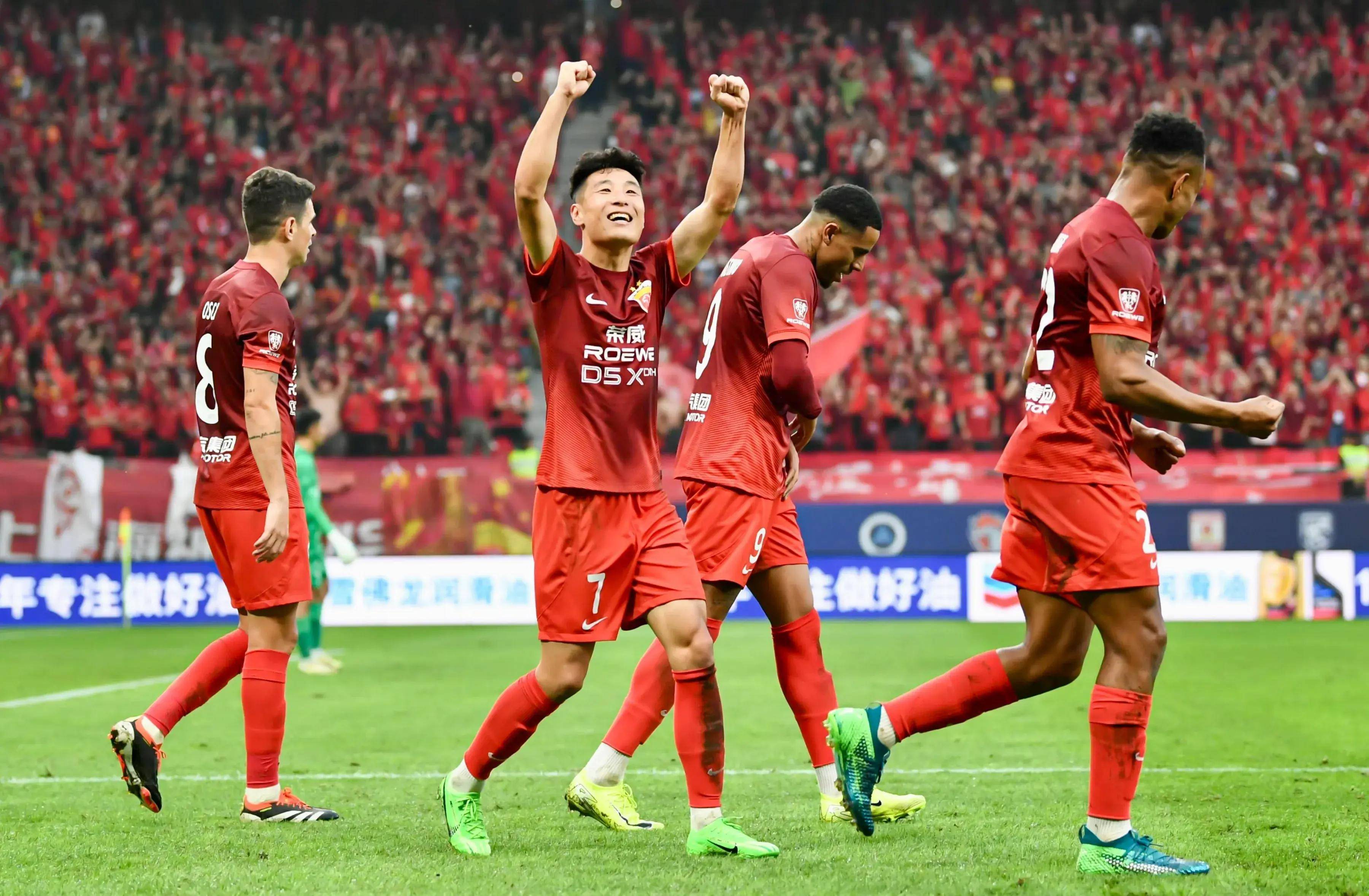 爱游戏-亚冠赛程吃紧；上海申花赛前豪取连胜；更衣室稳定；轮换策略成焦点(2025亚冠赛程时间表)