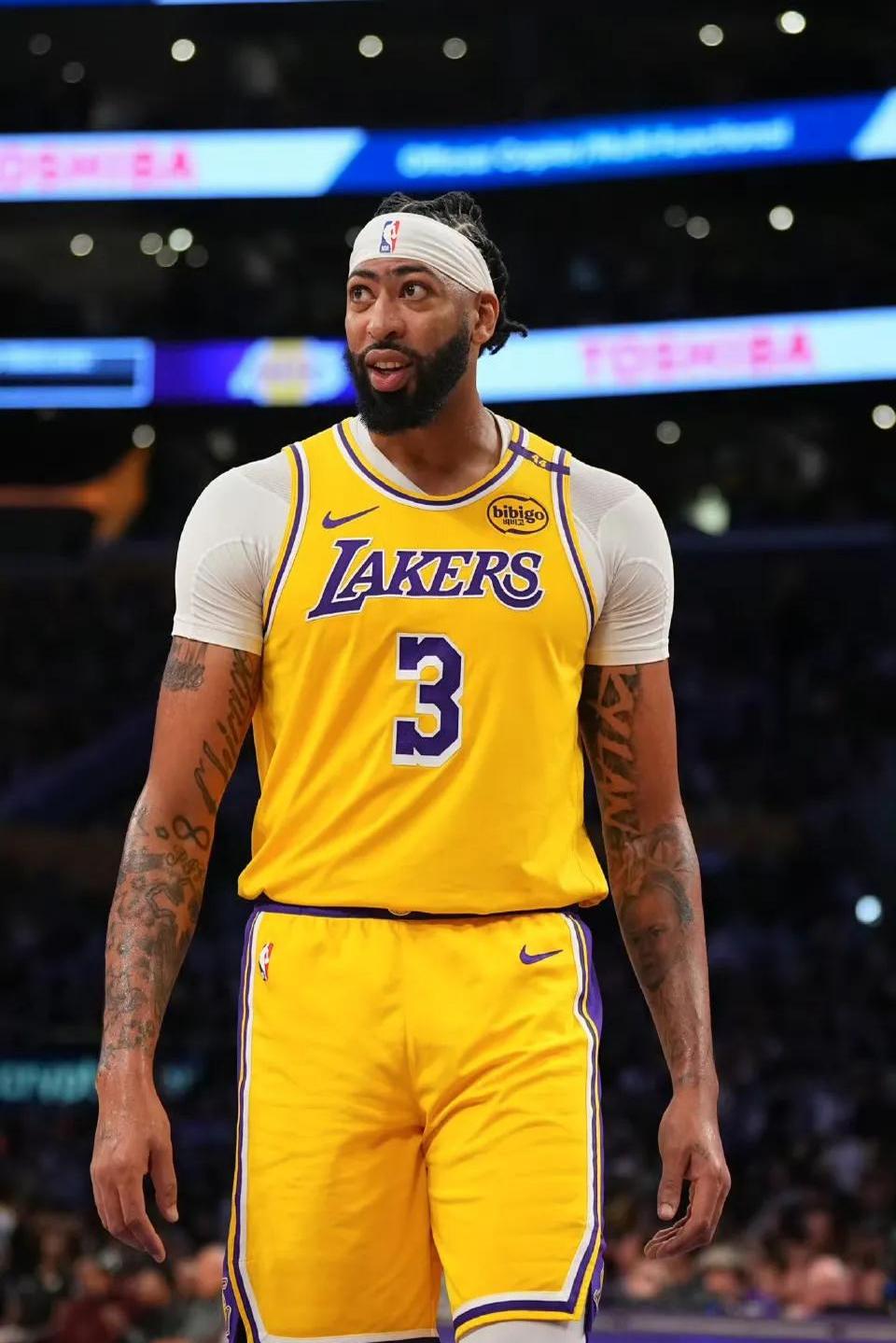 爱游戏体育-詹姆斯巅峰对决，浓眉哥与30激战法国队分钟，逆转胜负难料！的简单介绍